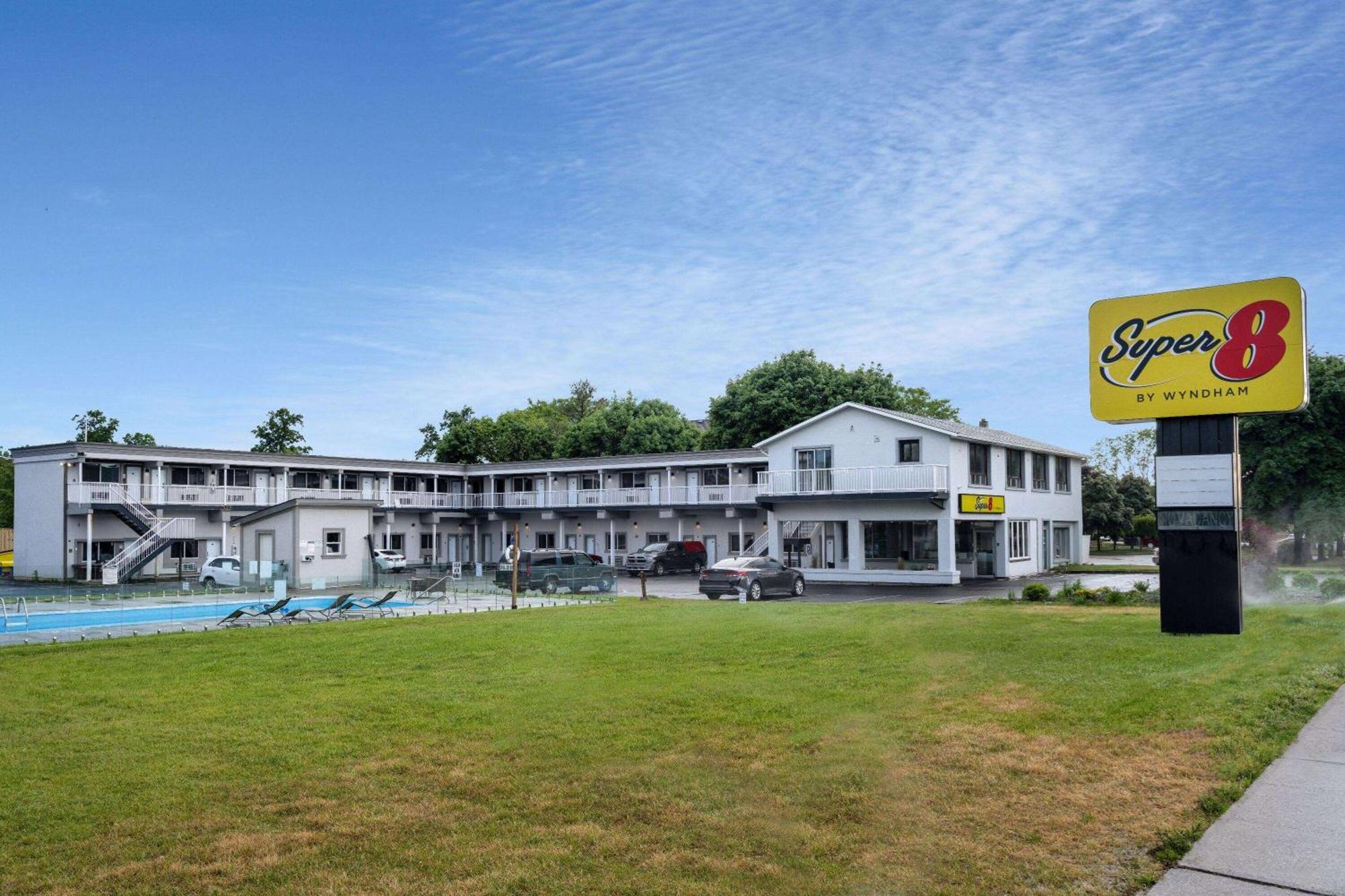 Super 8 By Wyndham Niagara Falls On 외부 사진